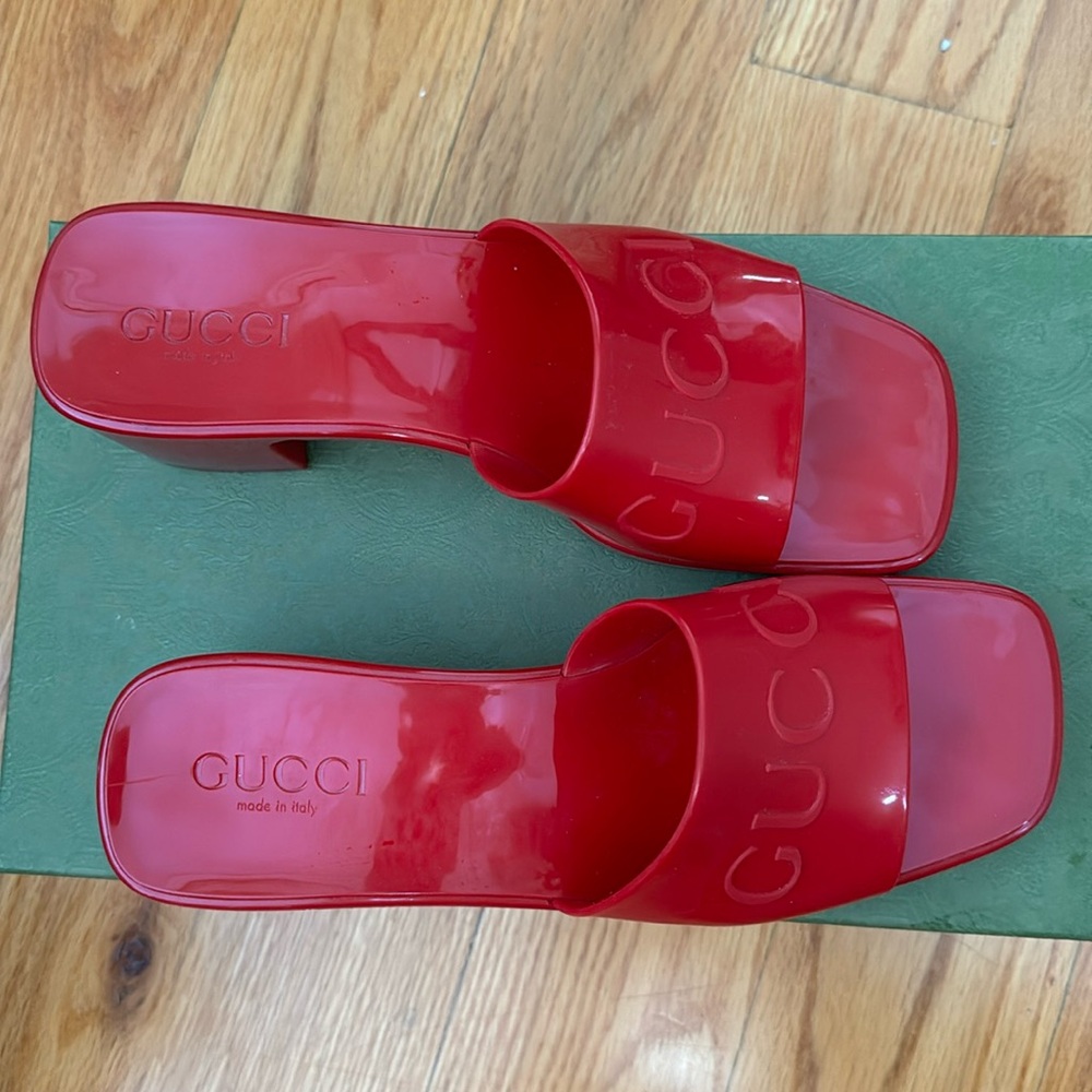 Gucci heel rubber sandals